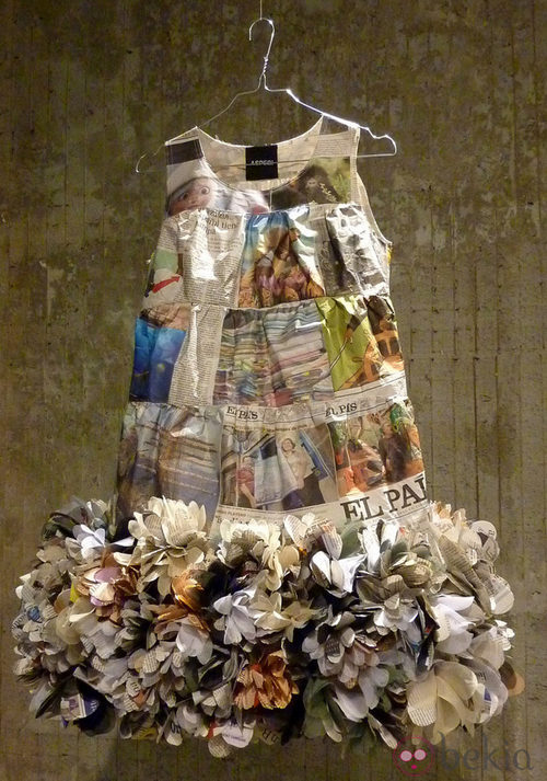 Vestido de papel de Aspesi con bajo floral