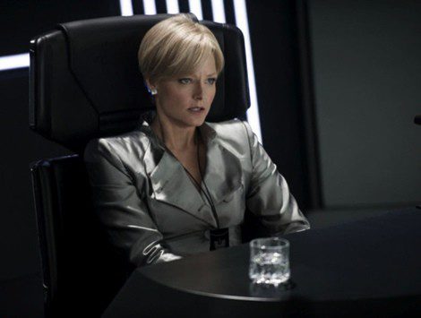 Traje de Giorgio Armani para Jodie Foster en 'Elysium'
