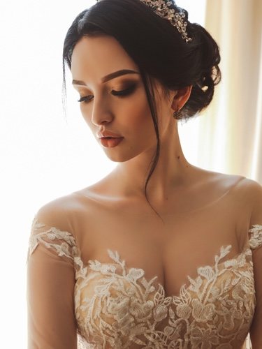 El escote corazón ha sido uno de los más utilizados en vestidos de novia