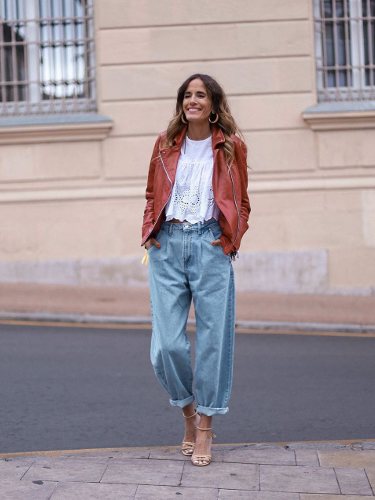 Rebelattitude con un pantalón Slouchy combinado con sandalias de tacón | Foto: Instagram