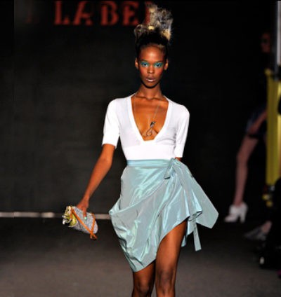 Vivienne Westwood sigue una línea continuista para la primavera que viene