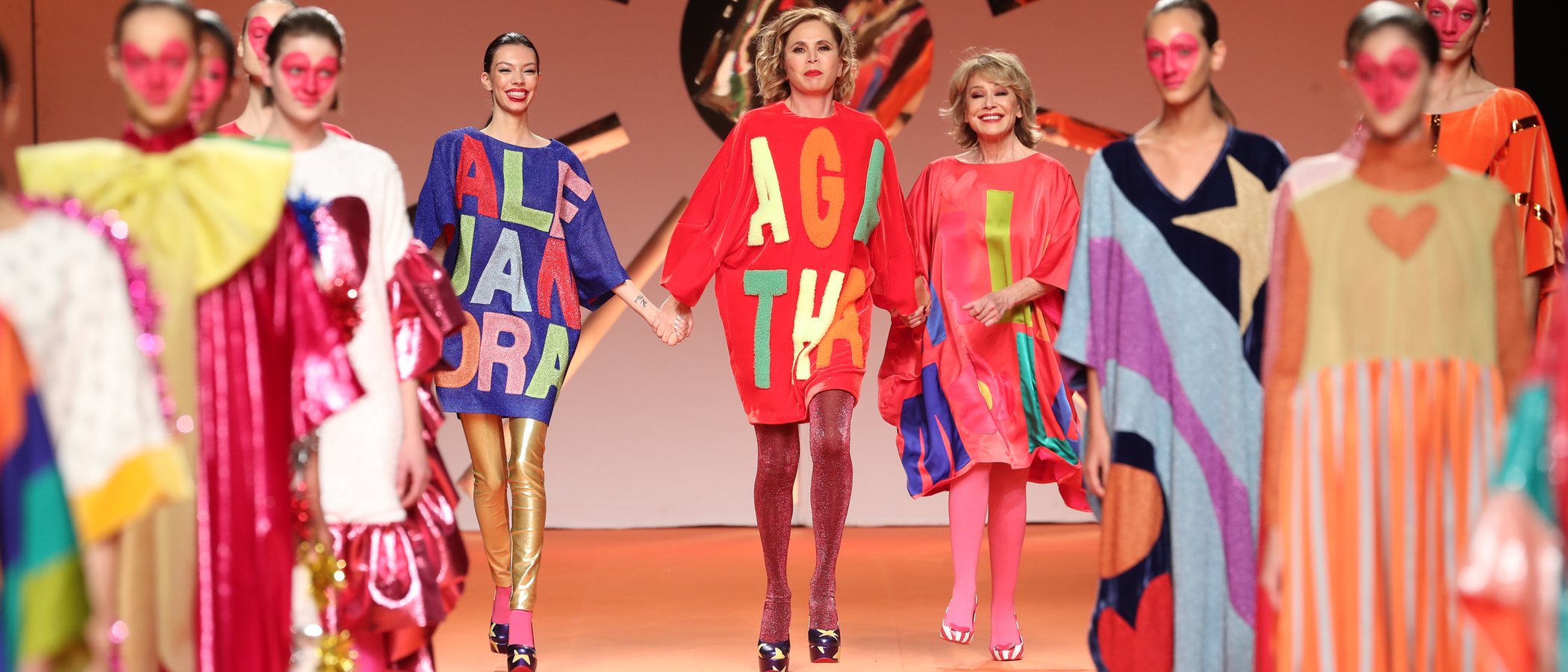 Ágatha Ruiz de la Prada vuelve a hacer una alarde de contemporaneidad con su desfile otoño/invierno 2020-2021