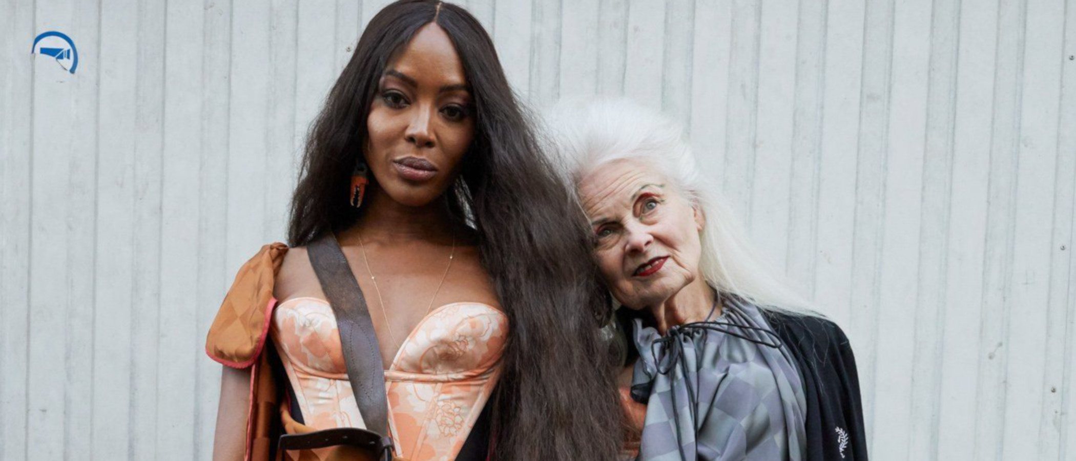Vivienne Westwood presenta su colección SS20 acompañada de Naomi Campbell