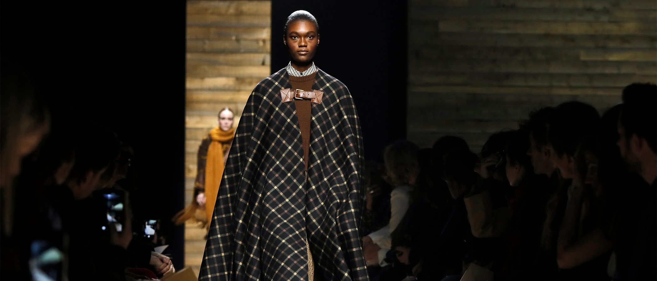 Michael Kors apuesta por las estéticas country y folk en su desfile otoño/invierno 2020-2021 en Nueva York