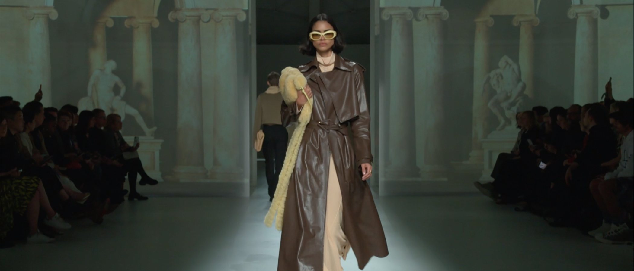 Bolsos entrelazados y muchos flecos, las claves de la colección otoño/ invierno 2020-2021 de Bottega Veneta
