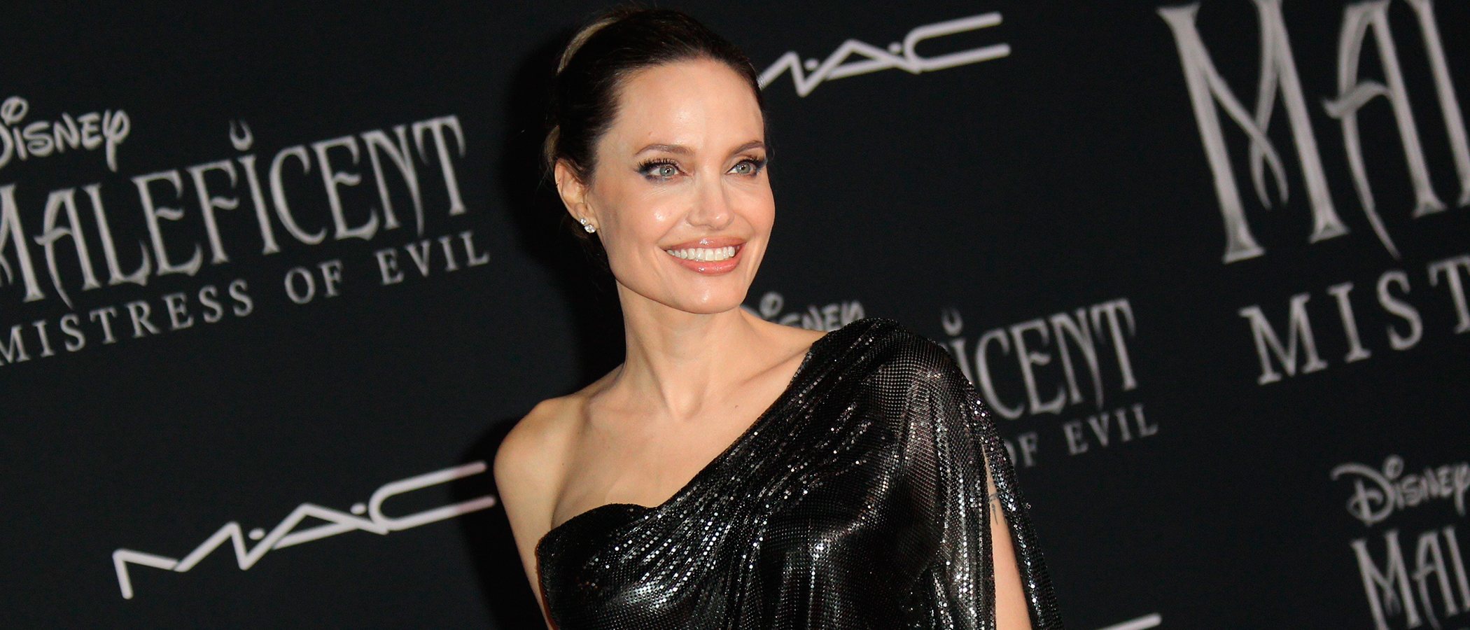 La evolución de estilo de Angelina Jolie: una mujer polifacética