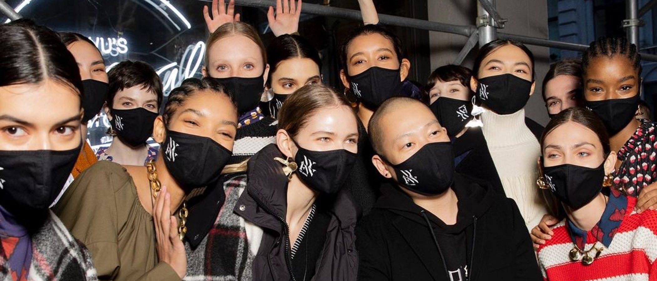 Jason Wu inaugura la New York Fashion Week haciendo una Oda a la vieja normalidad