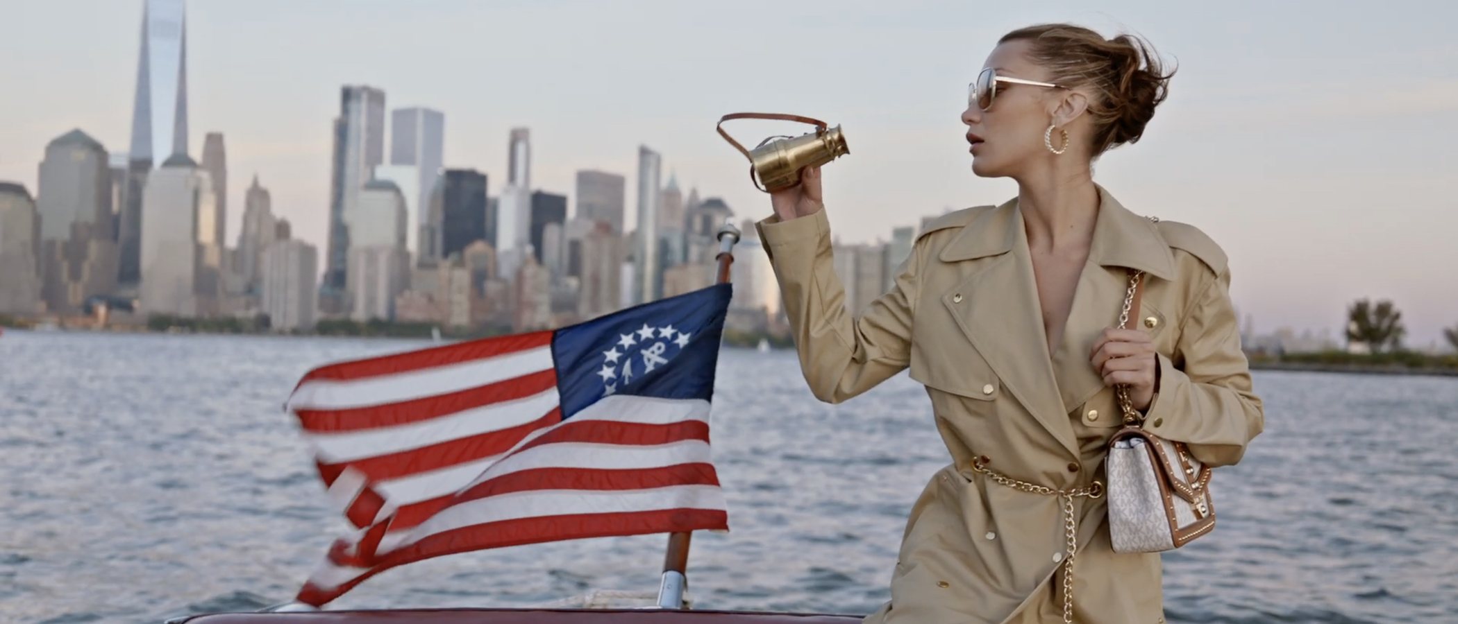 Michael Kors te invita a viajar con Bella Hadid en su nueva campaña primavera/verano 2021