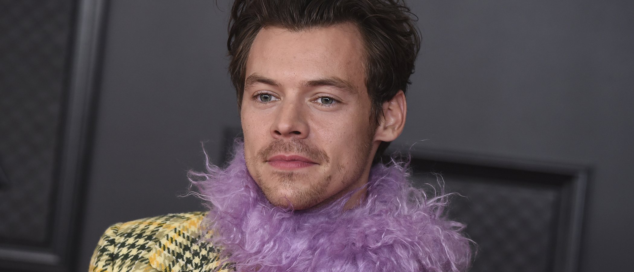 De la boa Harry Styles a los Schiaparelli de Beyoncé y Noah Cyurs: Así fue la alfombra roja de los Grammy 2021