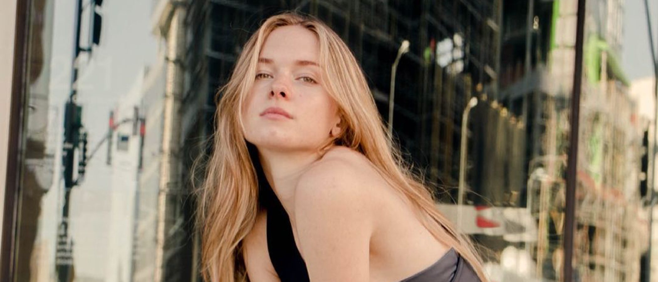 Stella del Carmen, hija de Antonio Banderas, debuta como modelo para una firma mexicana