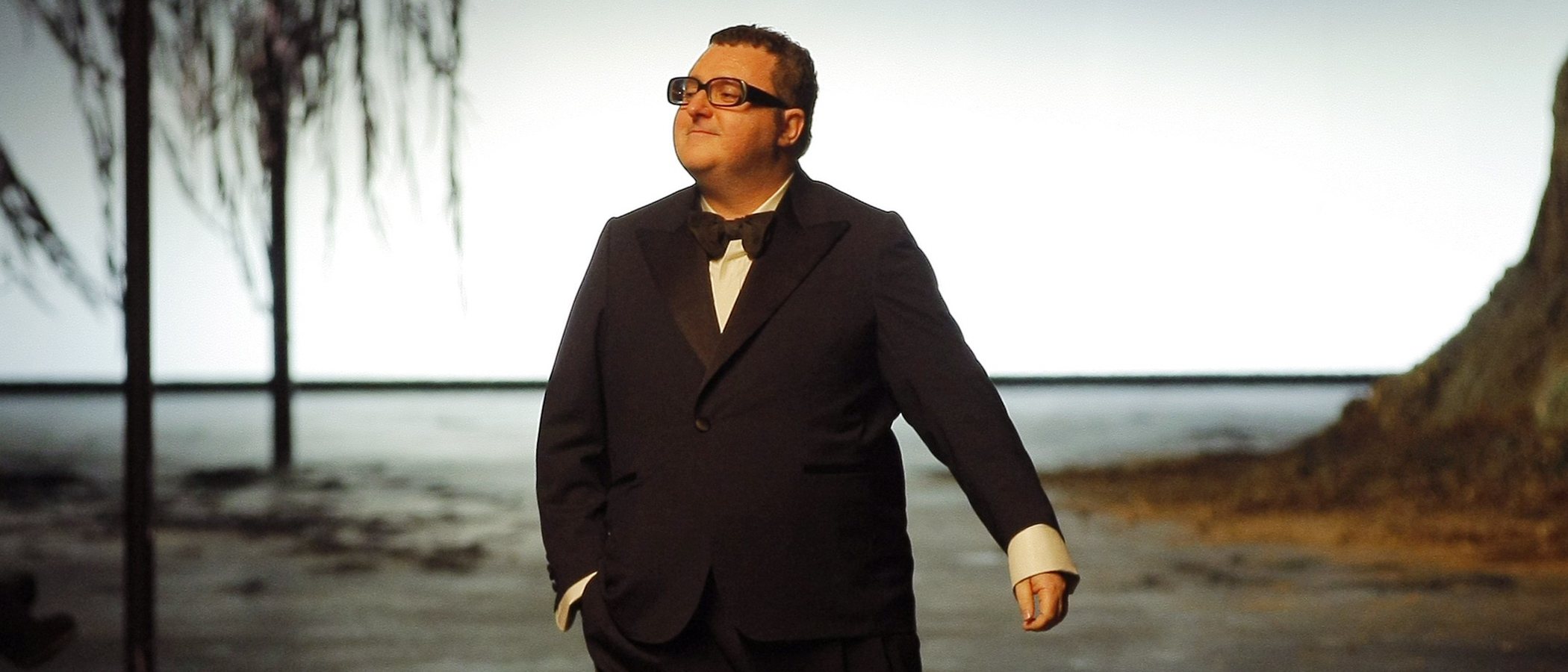 Muere el diseñador Alber Elbaz a los 59 años por Coronavirus