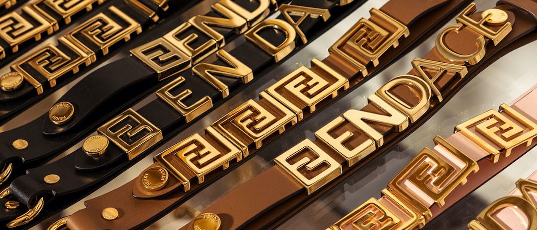 Fendace: Poco de Fendi y mucho de Versace