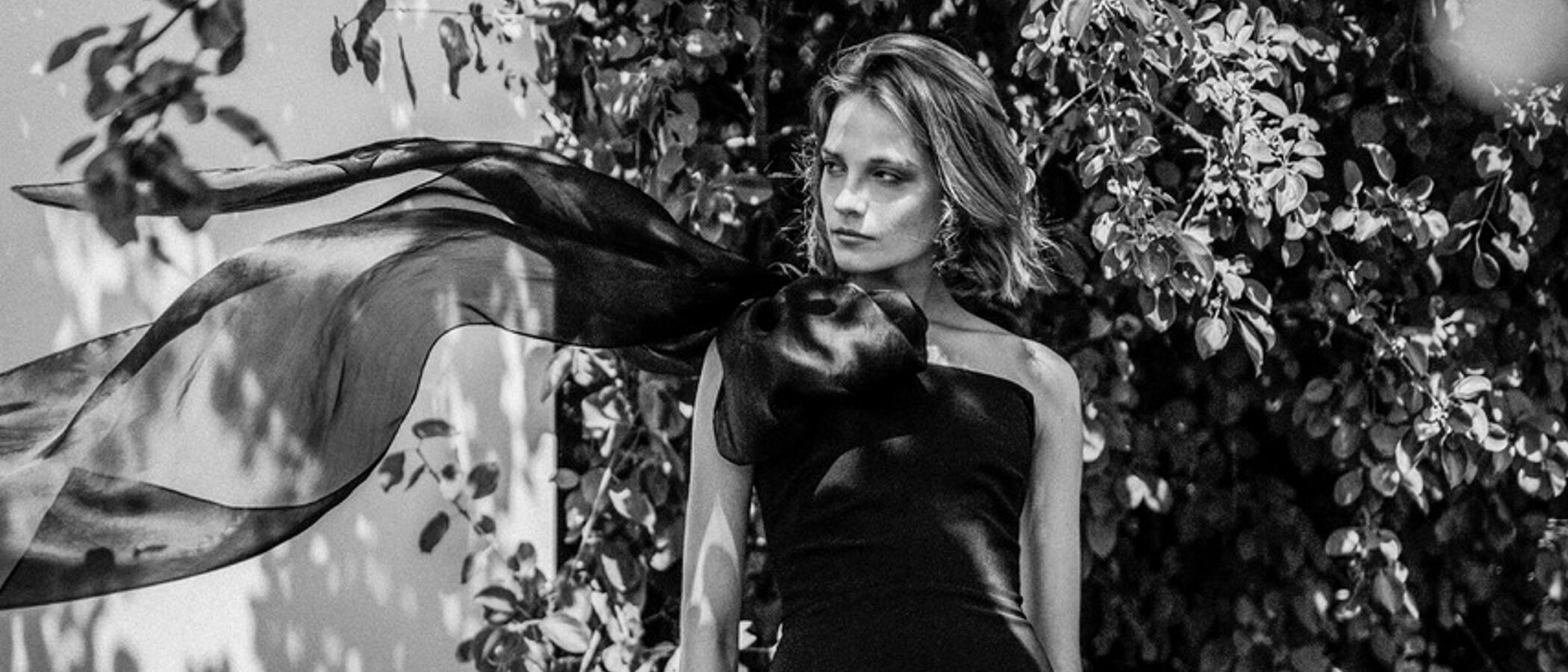 Sophie et Voilá apuesta todo al negro con su nueva colección 'Black label'