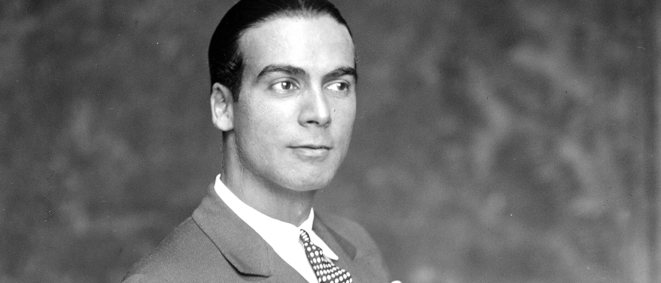 Cristóbal Balenciaga, protagonista de la primera producción española de Disney +