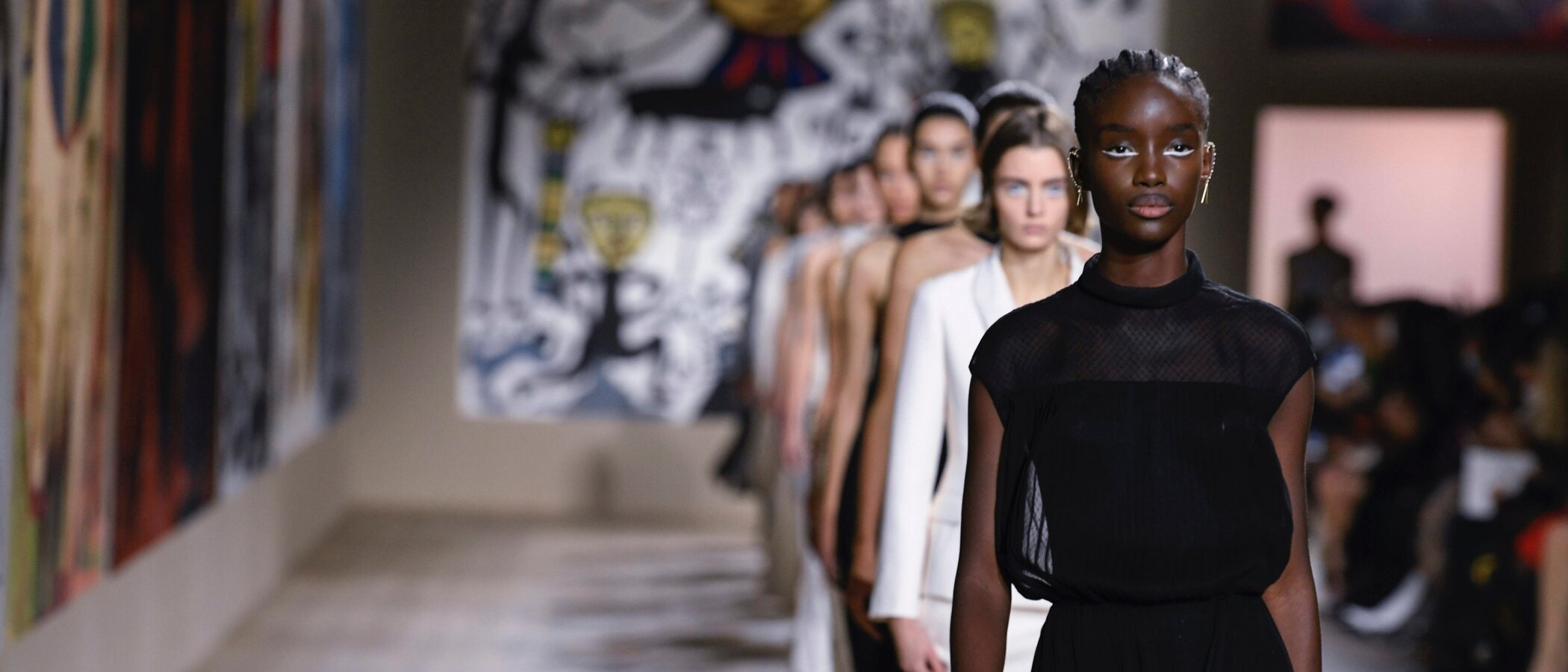Schiaparelli, Dior, Chanel, Fendi... Aquí puedes ver todos los desfiles Alta Costura primavera/verano 2022