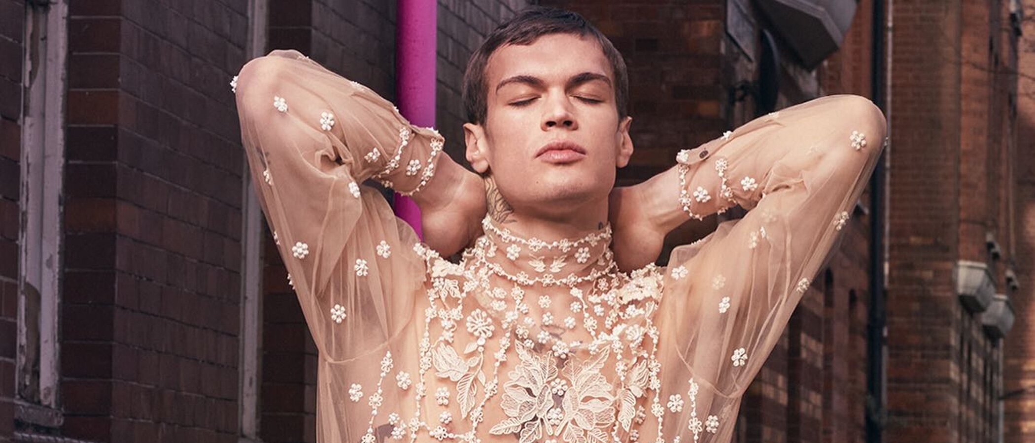 Blanco, representante de Italia en 'Eurovision 2022' junto a Mahmood, imagen de la última campaña de Valentino