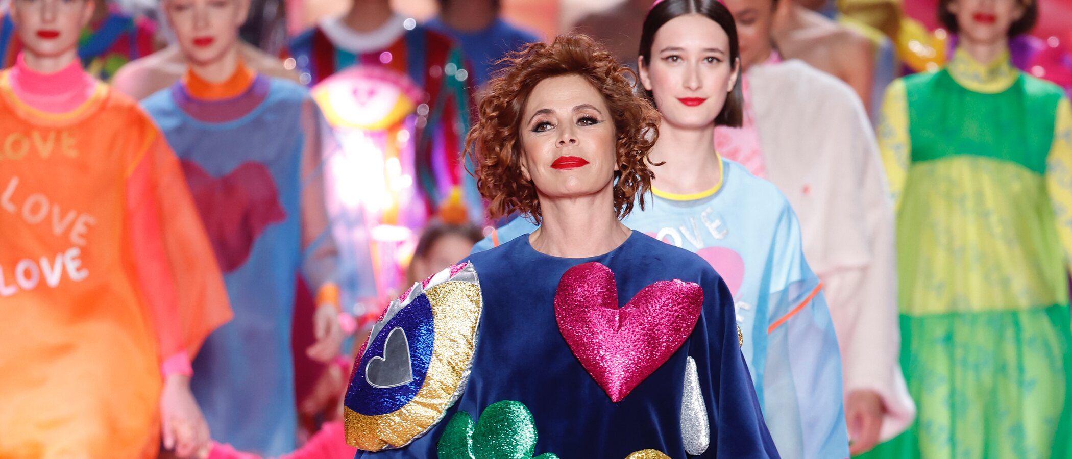 Ágatha Ruiz de la Prada convierte su colección otoño/invierno 2023 en una experiencia multisensorial