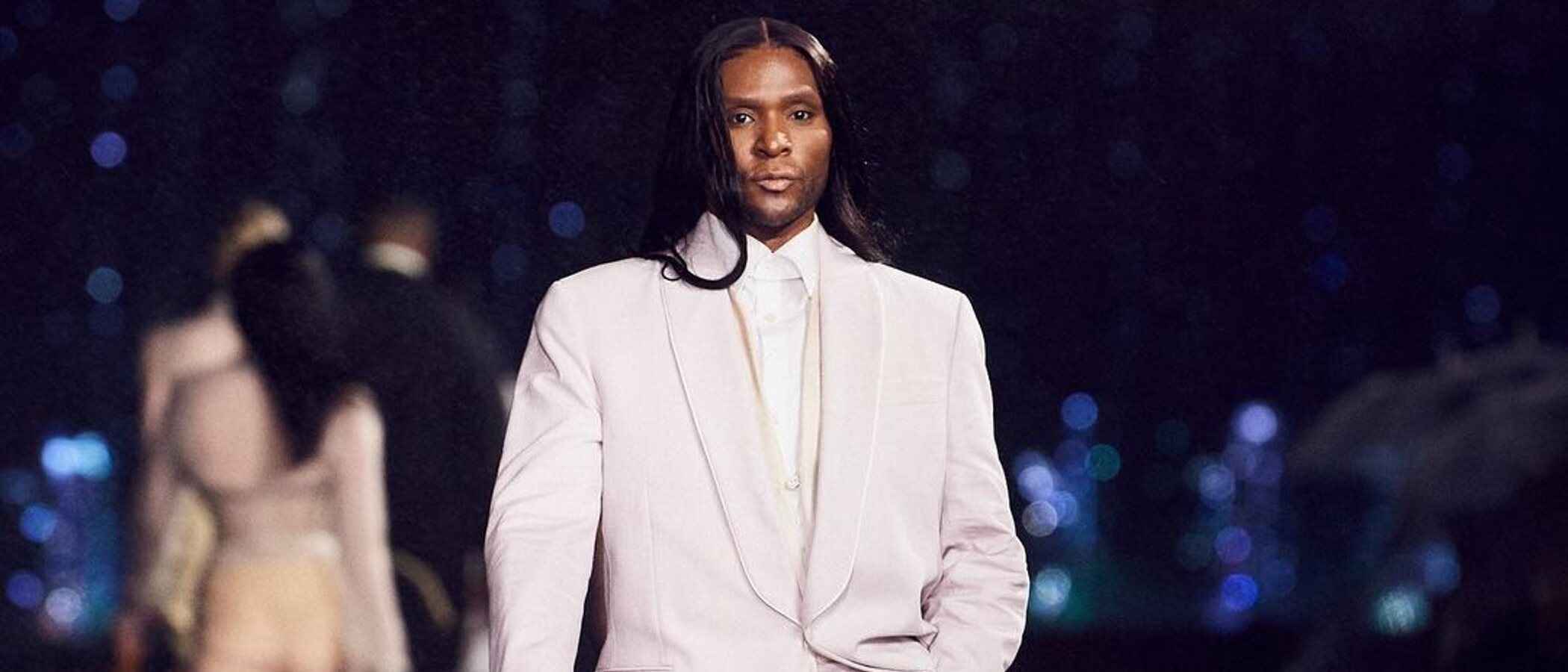 Law Roach habla sobre 'su retirada' en su debut como modelo y celebrity: "Me retiro de estar al servicio de otros"