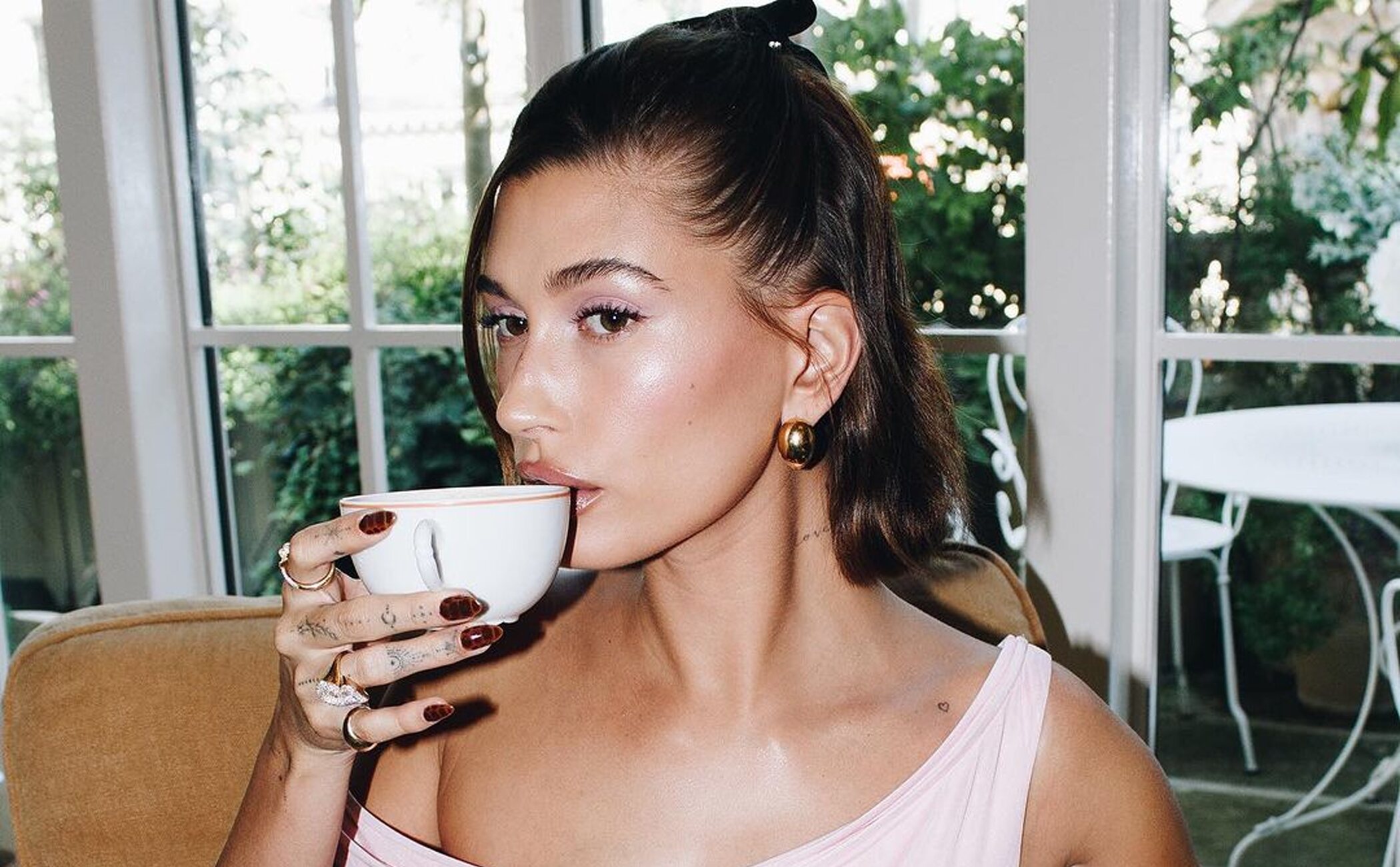 Copia el último look de bailarina de Hailey Bieber en versión low cost de Zara