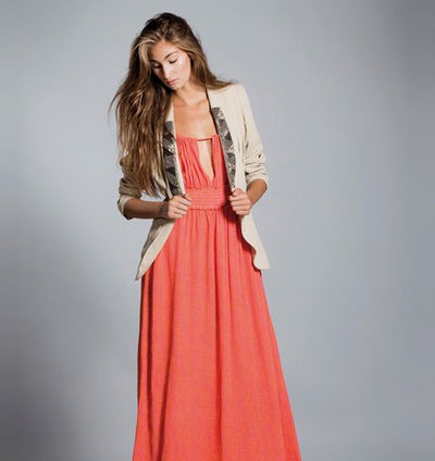 Hoss Intropia presenta una colección primavera/verano 2013 muy coral