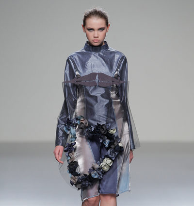 Superposiciones y tartán en el desfile de Manémané y Våldnad en Madrid Fashion Week otoño/invierno 2013/2014