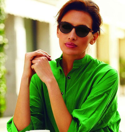 Nieves Álvarez repite como imagen de Transitions Optical