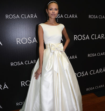 Dasha Kapustina posa vestida de novia para Rosa Clará en la Barcelona Bridal Week 2013