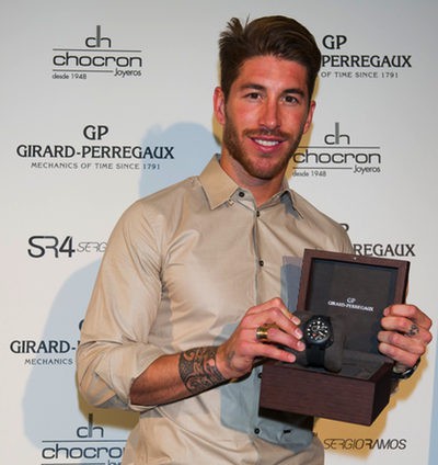 Sergio Ramos posa como embajador de la firma de relojería Girard-Perregaux