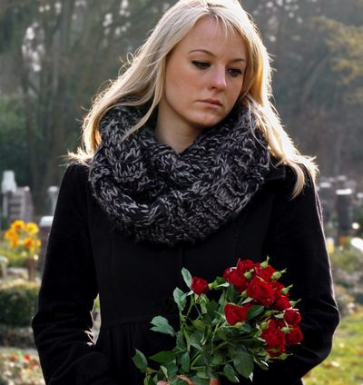 Vestidos para un funeral: elegante y apropiada