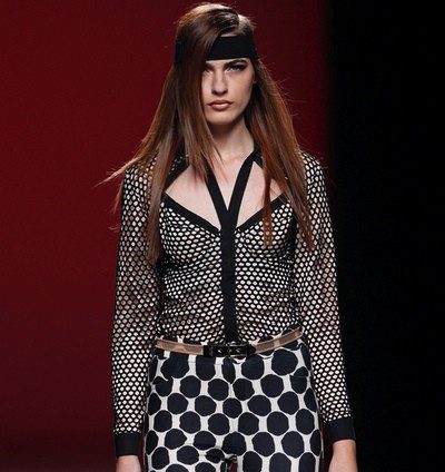 María Escoté apuesta por la rejilla y Carlos Díez por los 'smilies' para la primavera/verano 2014 en Madrid Fashion Week