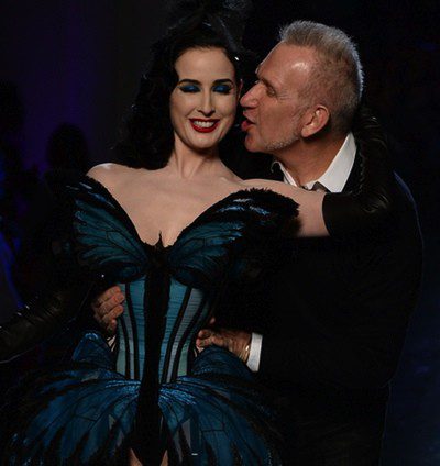 Jean Paul Gaultier llena de mariposas su pasarela de la Semana de Alta Costura de París