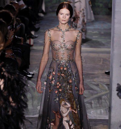 Valentino nos traslada a su particular 'Jardín del Edén' en la Semana de la Alta Costura de París