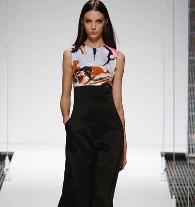 Raf Simons mezcla estampados y sube el talle de las prendas en la nueva Colección Crucero 2015 de Dior