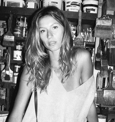 Gisele Bündchen, en blanco y negro y con la cara lavada, posa para Sonia Rykiel