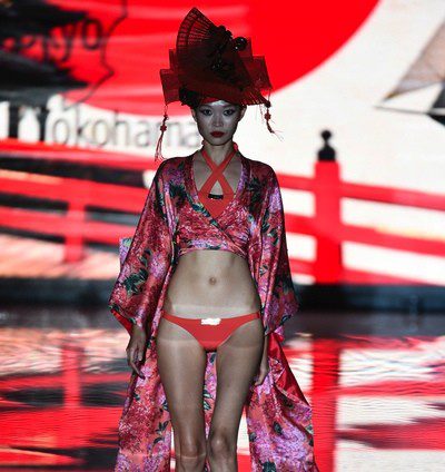 Andrés Sardá te invita a recorrer el mundo en primavera/verano 2015 en Madrid Fashion Week