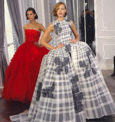 Christian Dior se reinventa sobre las pasarelas de Alta Costura de París en su era post Galliano