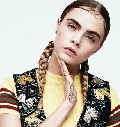DKNY acoge a Cara Delevingne de nuevo en su campaña primavera/verano 2015