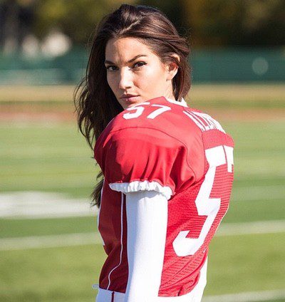 Los ángeles de Victoria's Secret disputan su particular Super Bowl 2015