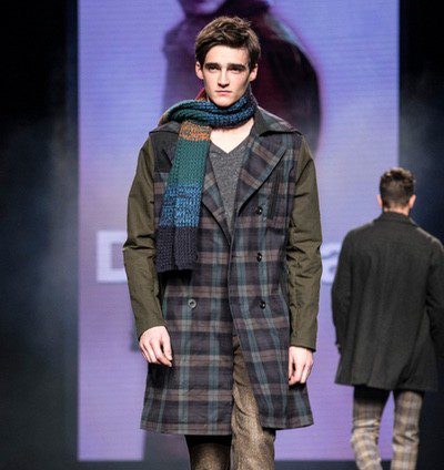 Desigual apuesta en la 080 Barcelona Fashion por los cuadros Oxford para el otoño/invierno 2015/2016
