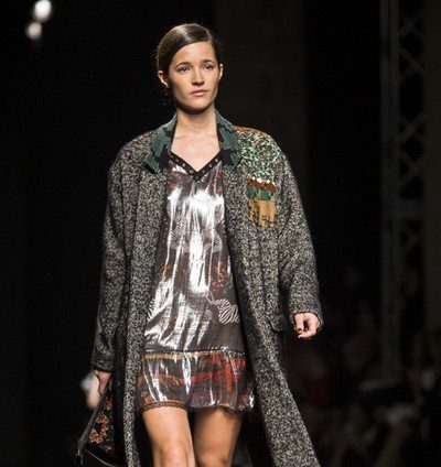 Custo Barcelona presenta su colección 'Shake before use' en la 080 Barcelona Fashion