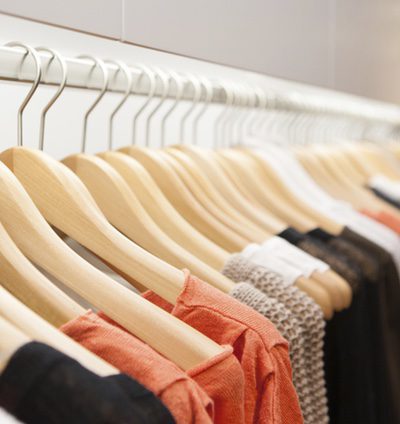 Combinar colores para vestir con estilo
