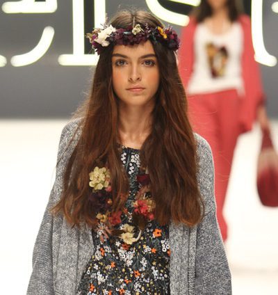 Lucía Rivera, hija de Blanca Romero, desfila para Yerse en la pasarela 080 Barcelona Fashion