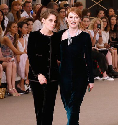 Kristen Stewart, Rita Ora y Julianne Moore juegan en el casino de la Alta Costura de Chanel