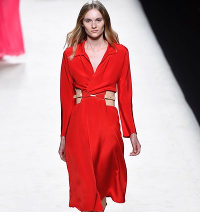 Colorido armónico para la colección primavera/verano 2016 de Juanjo Oliva en la Madrid Fashion Week