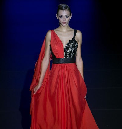 Hannibal Laguna rinde homenaje al azabache para la primavera/verano 2016 en Madrid Fashion Week