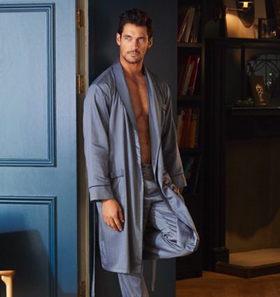 David Gandy, tan elegante sobre la alfombra roja como en casa con Marks & Spencer