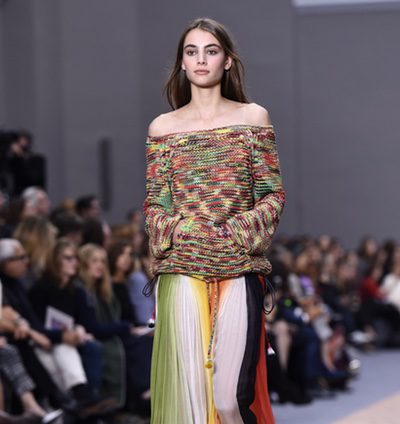 Chloé sube a Paris Fashion Week un look sesentero y fresco para primavera/verano 2016