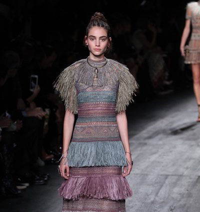 Viajamos a África con la éxotica colección de Valentino en Paris Fashion Week