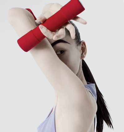 Oysho presenta su nueva colección deportiva 'Warrior' con el hit de Najwa Nimri y Carlos Jean