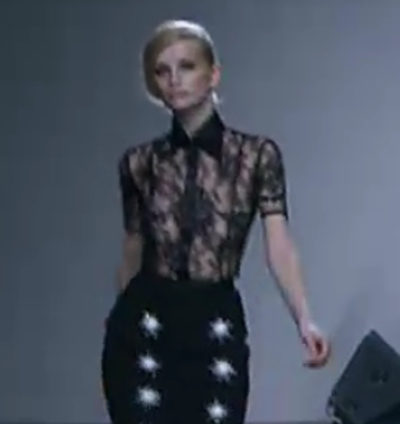 Los diseños 'lady' de Juana Martín inundan Fashion Week Madrid a ritmo de Carlos Jean